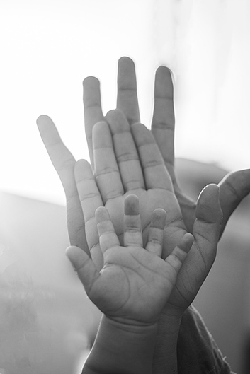 family_hands_s4